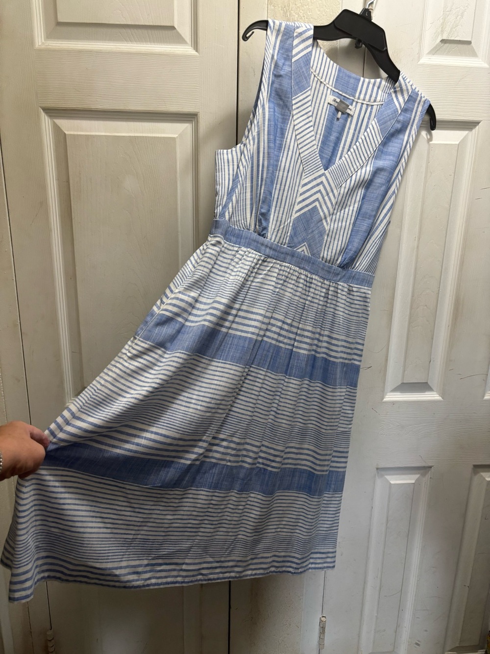 Tommy Bahama Blue & White Striped Sleeveless V-Neck Dress
